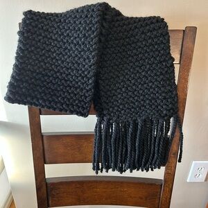 🧣Handknit Scarf with Fringe